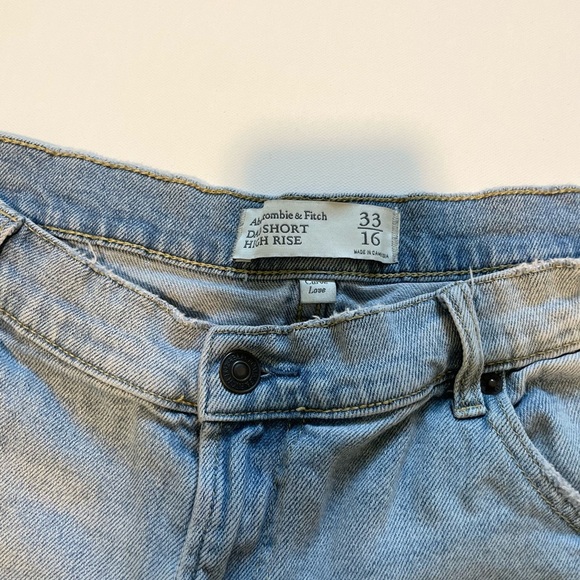 Abercrombie & Fitch Dad Short High Rise Curve Love Light Wash Blue Jean Shorts - Picture 6 of 7